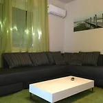 Nefelejcs Apartment *