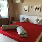 Nefelejcs Apartment *